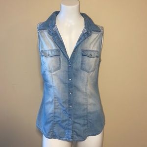 Sleeveless denim button up top